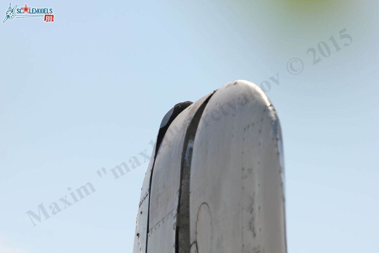 Grumman_S-2F_Tracker_36.jpg