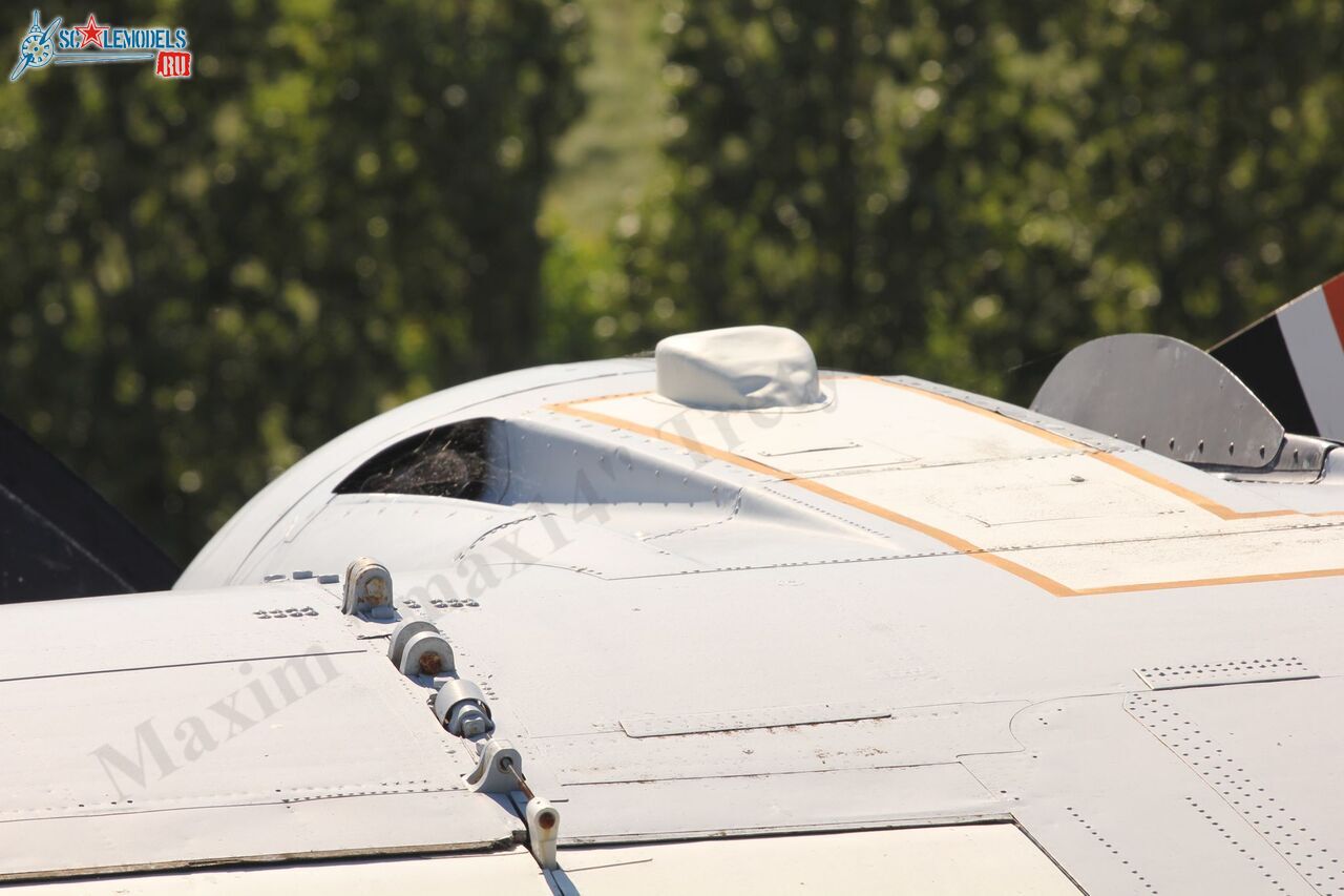 Grumman_S-2F_Tracker_5.jpg