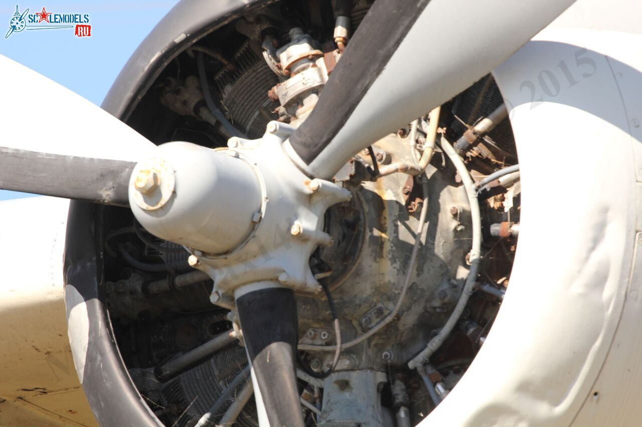 Grumman_S-2F_Tracker_89.jpg