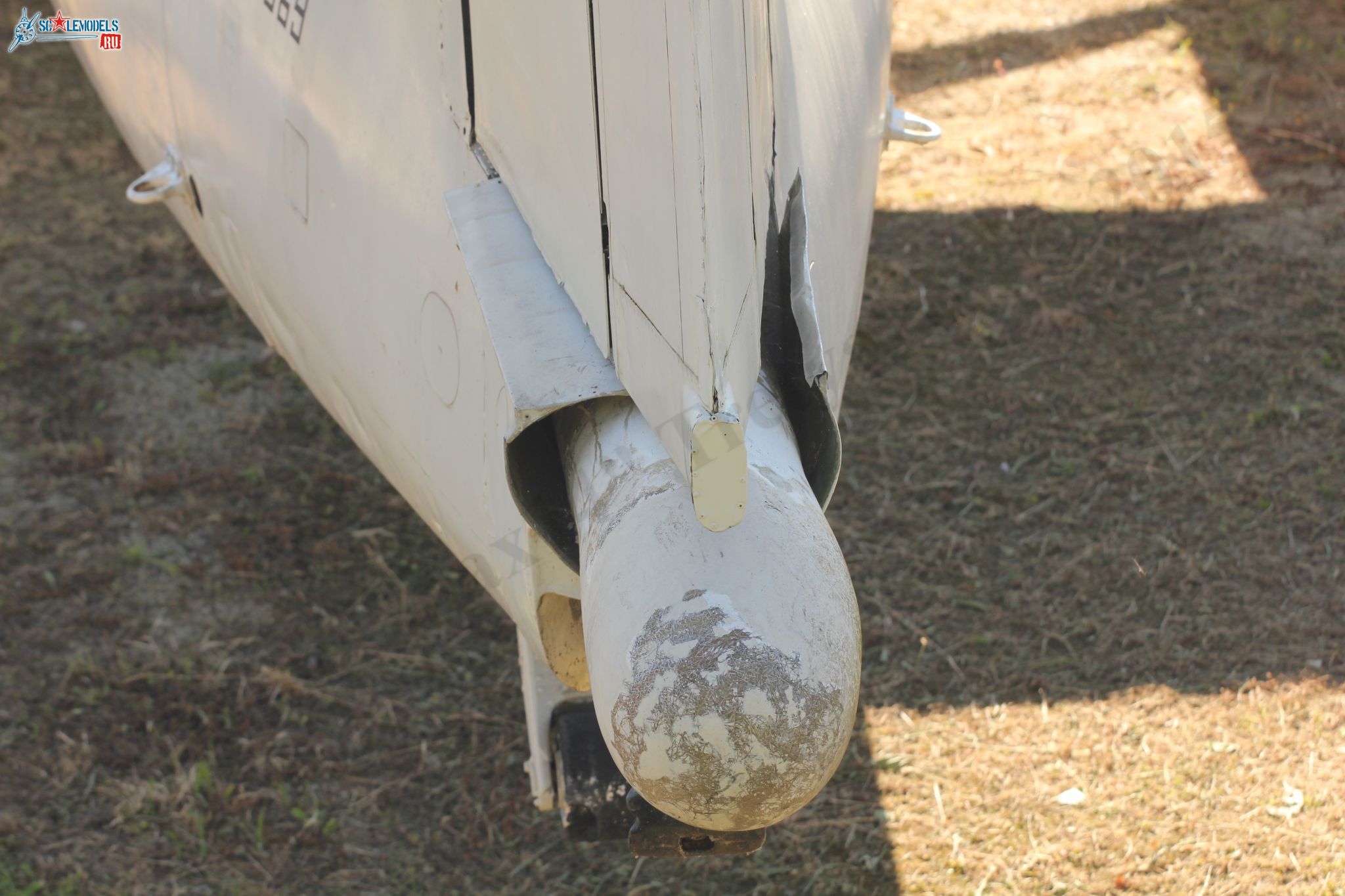 Grumman_S-2F_Tracker_34.jpg