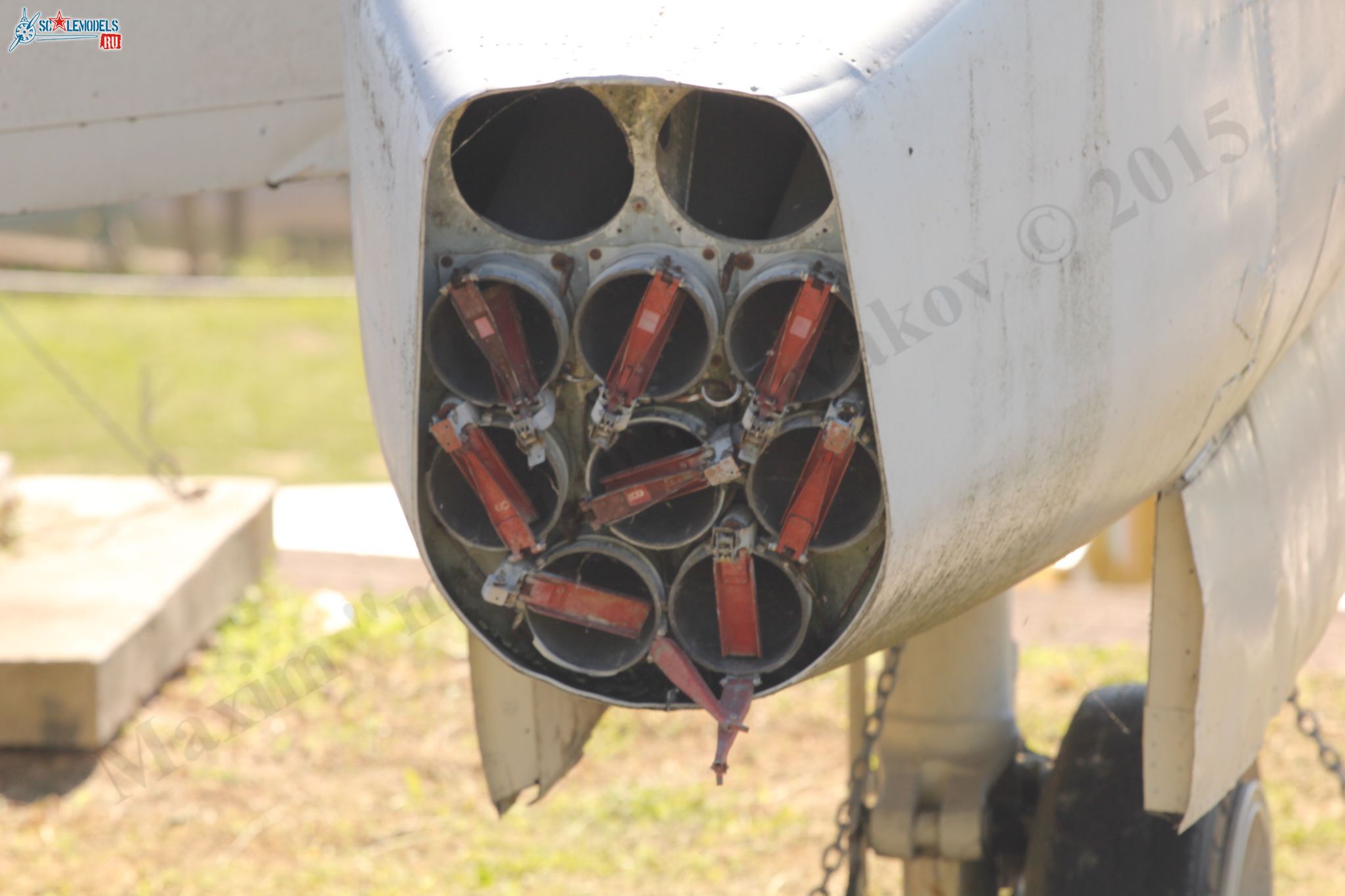Grumman_S-2F_Tracker_48.jpg