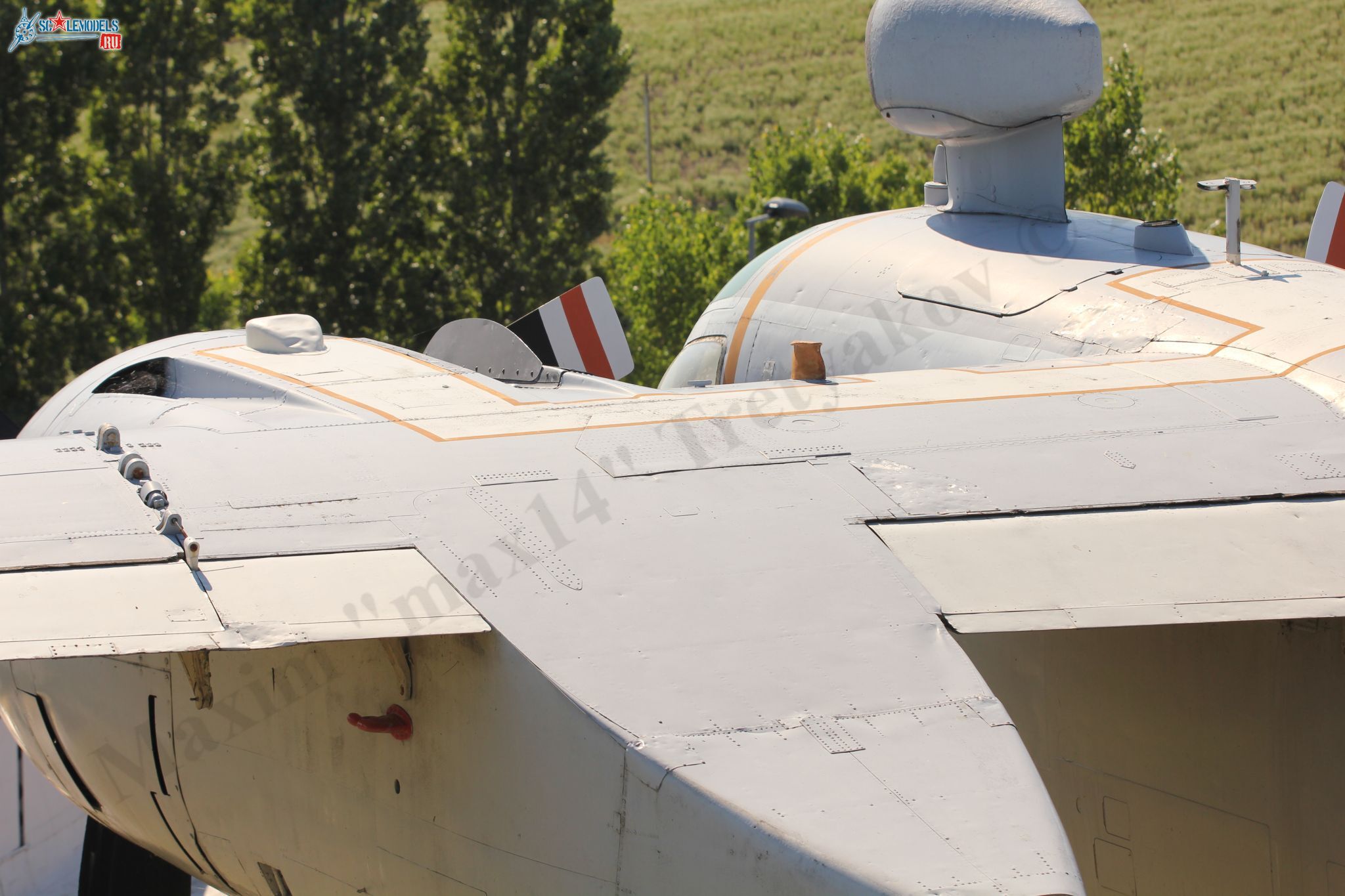 Grumman_S-2F_Tracker_6.jpg