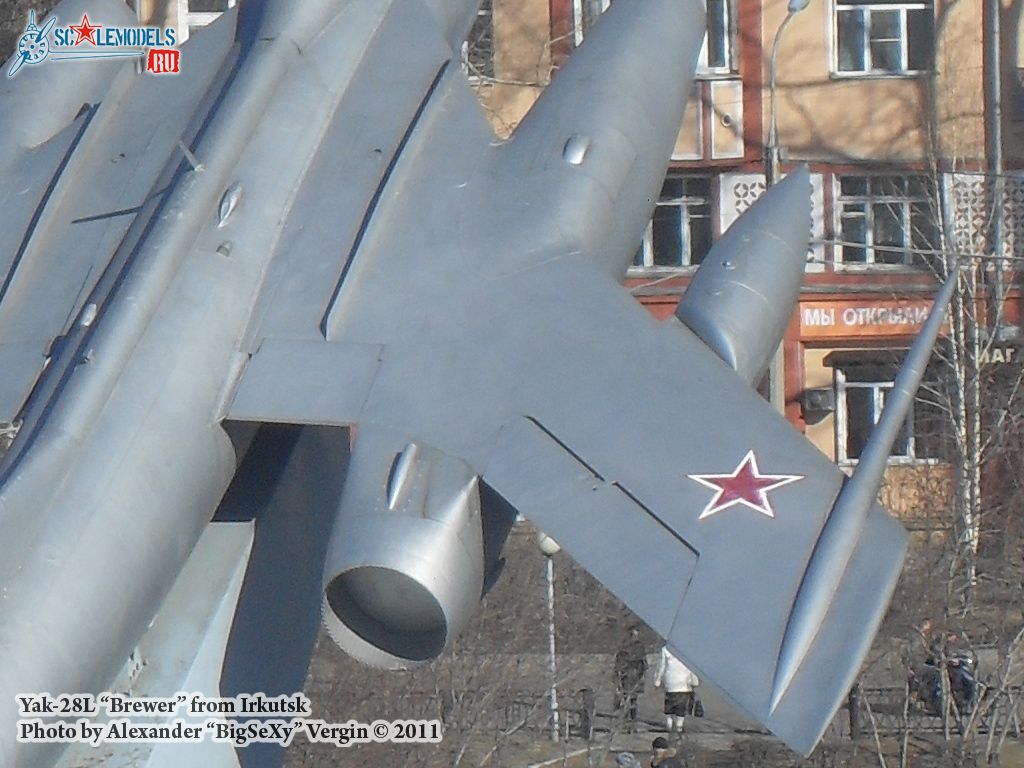 Yak-28L_228.jpg