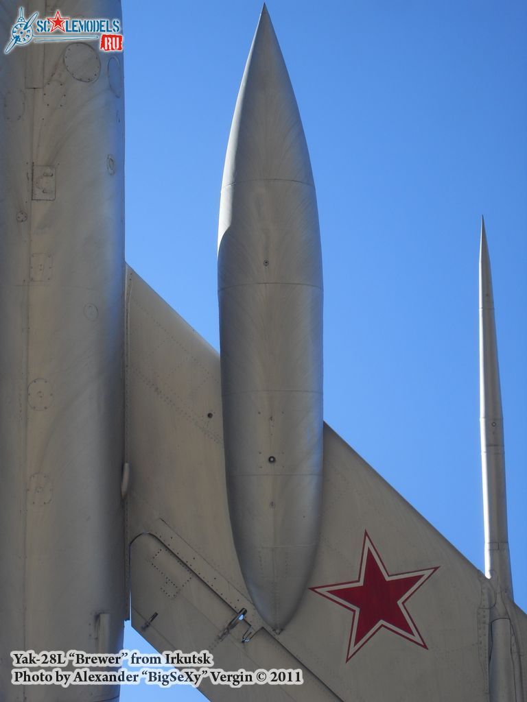 Yak-28L_100.JPG