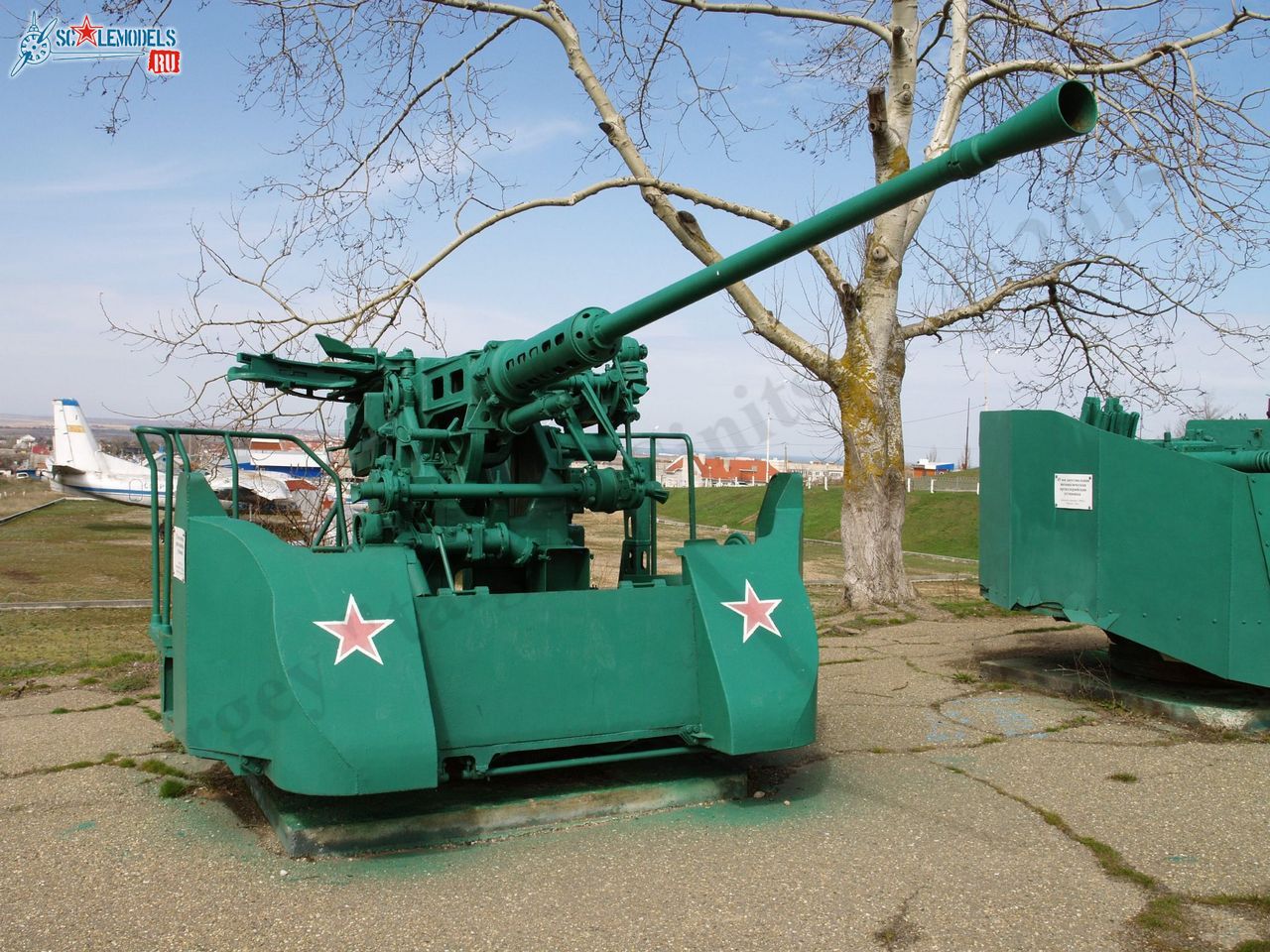 57-mm_AA-gun_2.jpg