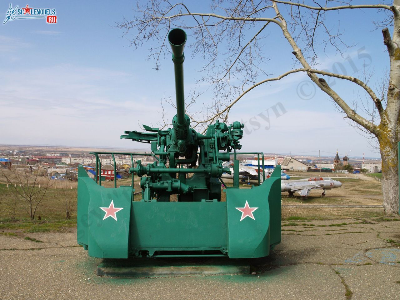 57-mm_AA-gun_3.jpg