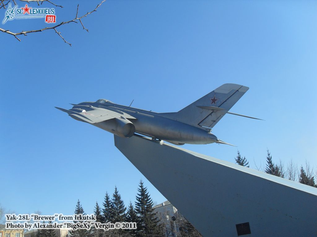 Yak-28L_14.JPG