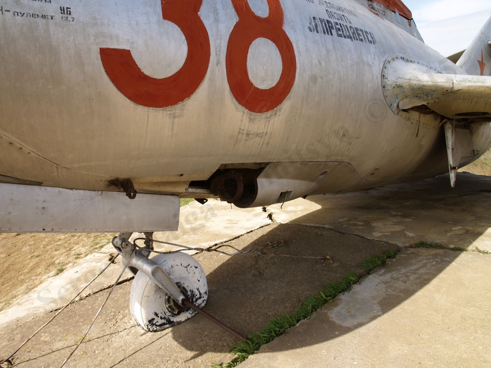 MiG-15UTI_14.jpg