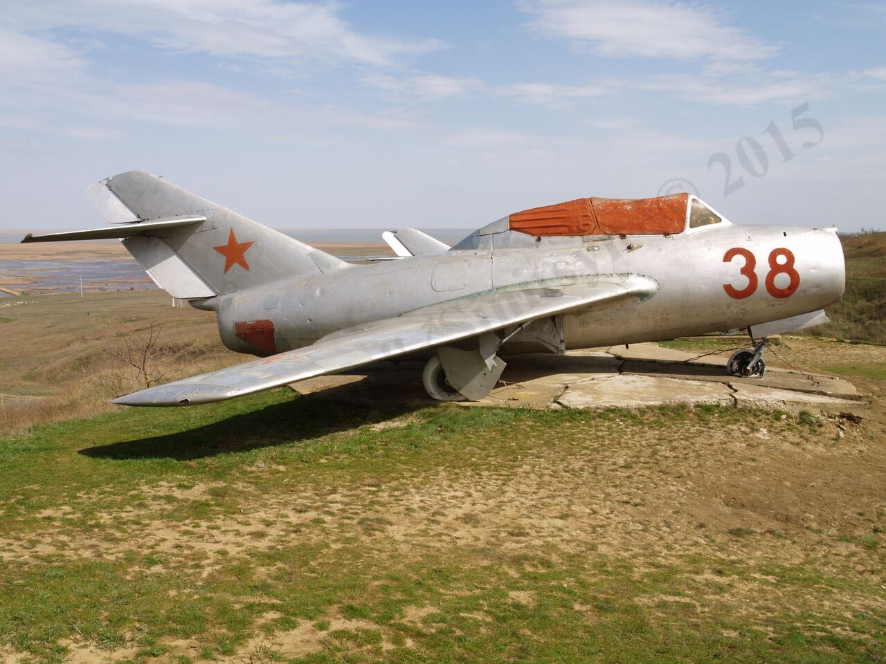 MiG-15UTI_3.jpg