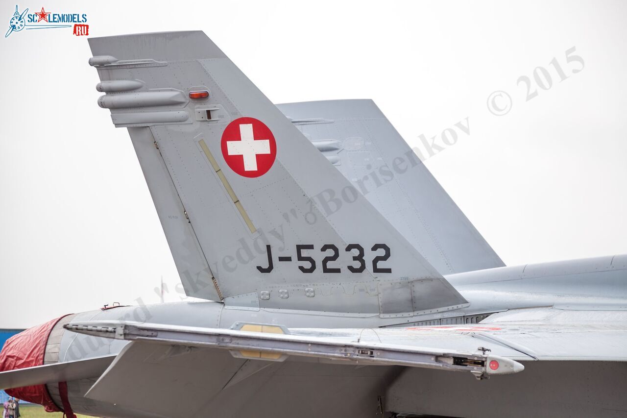 F-18_1.jpg