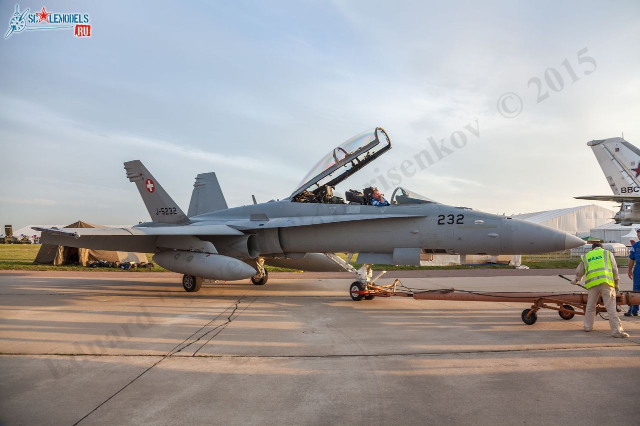 F-18_103.jpg