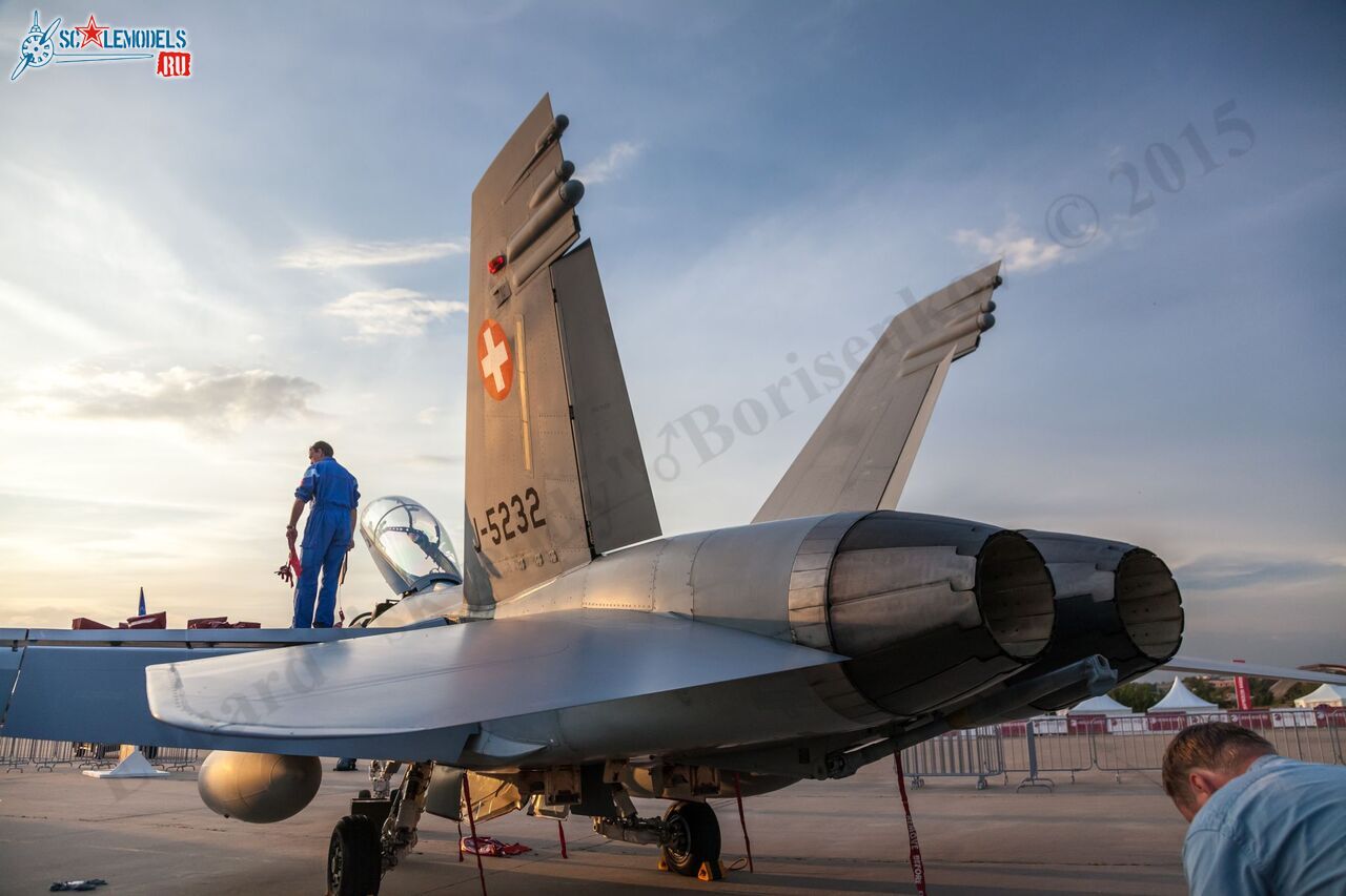 F-18_130.jpg