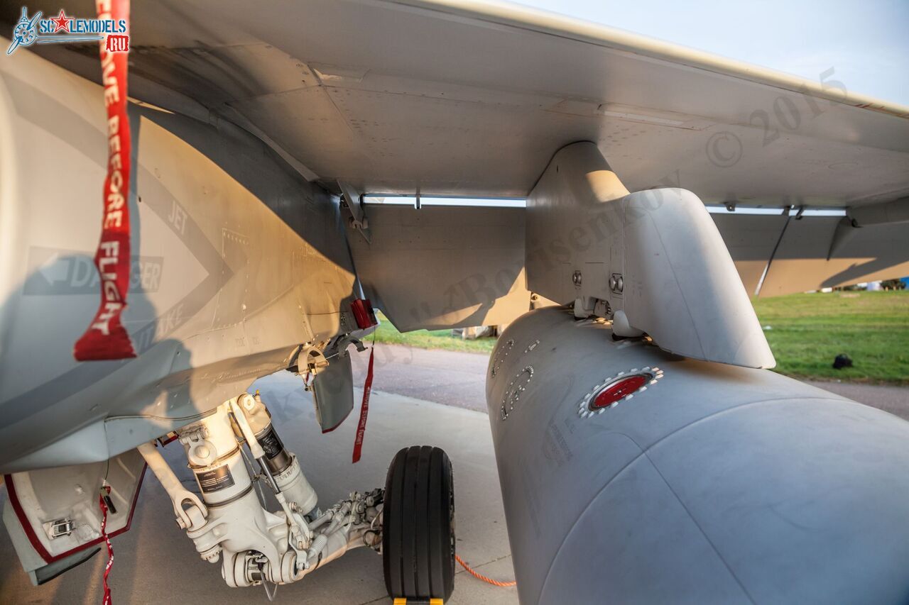 F-18_142.jpg
