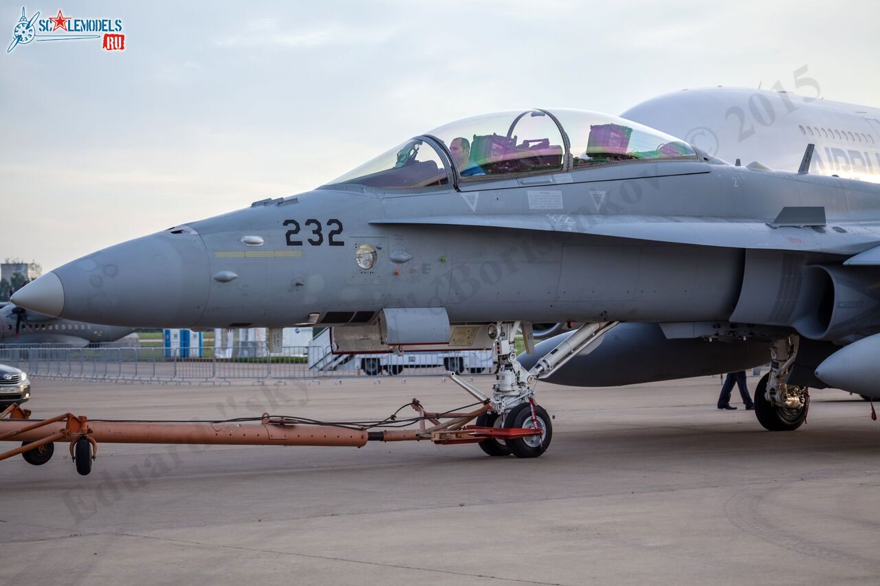 F-18_40.jpg
