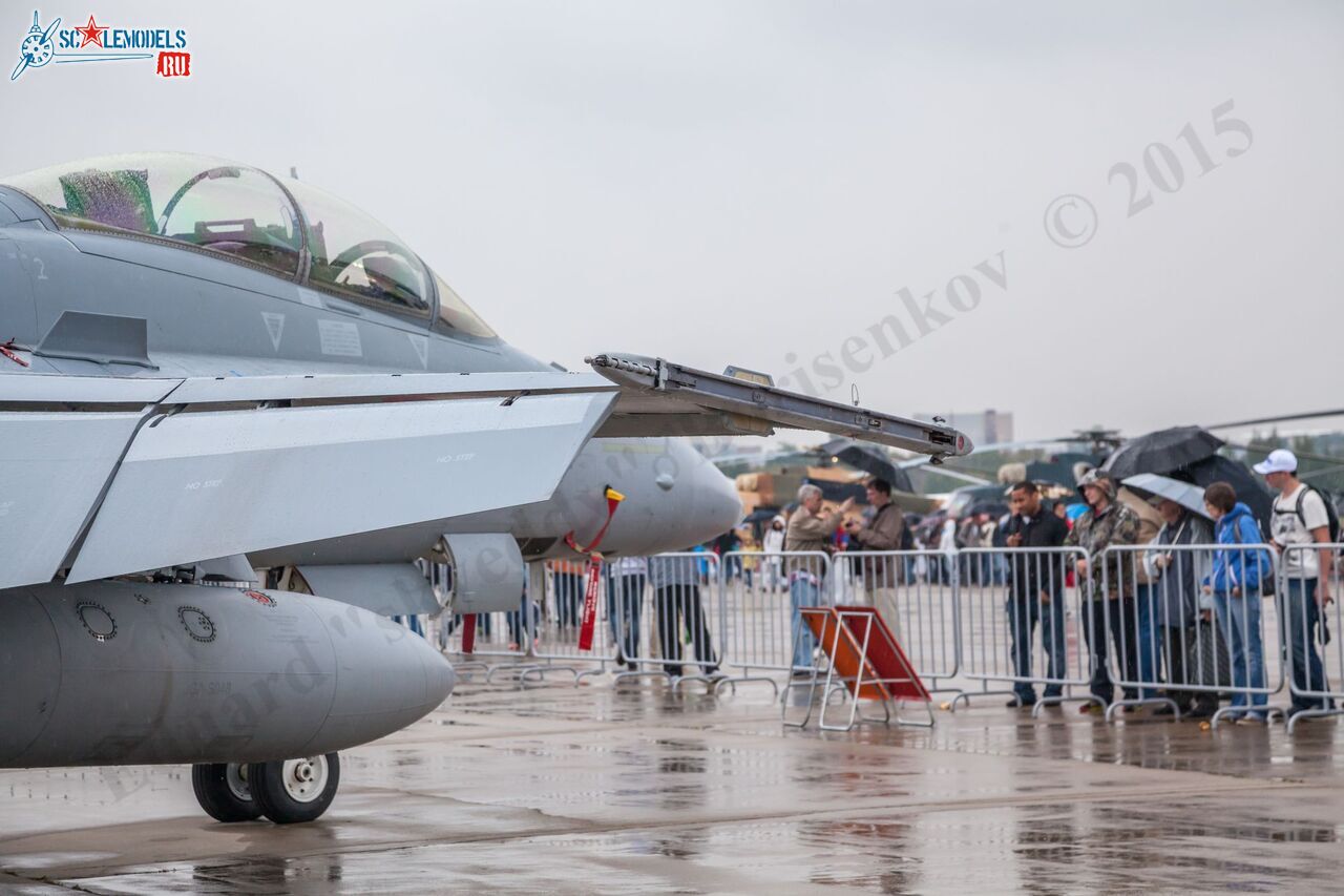 F-18_18.jpg