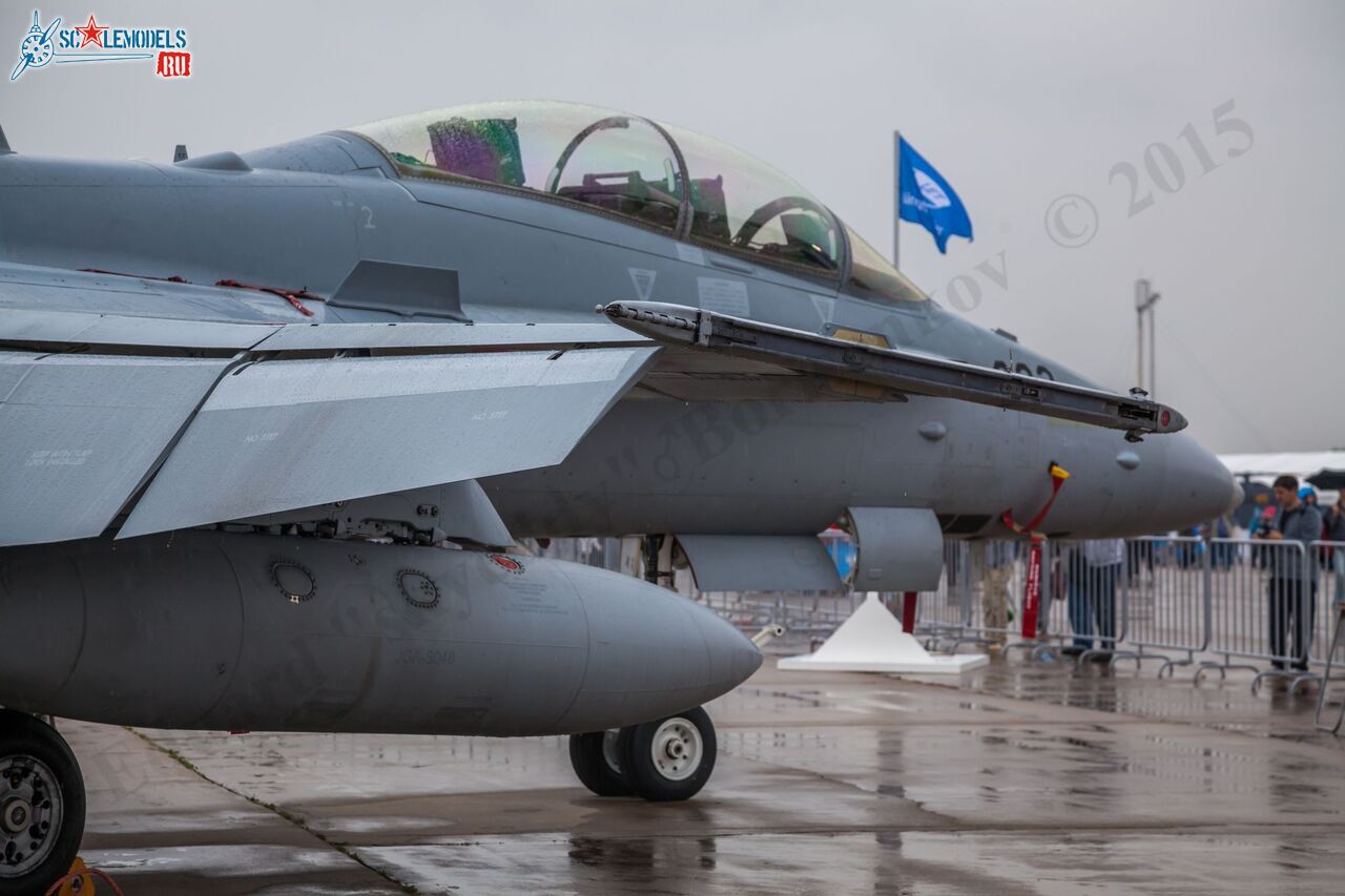 F-18_19.jpg