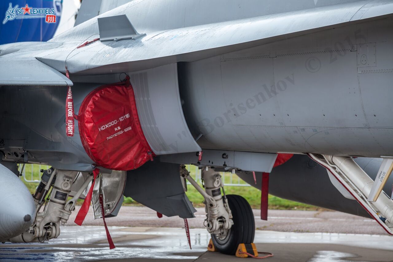 F-18_3.jpg