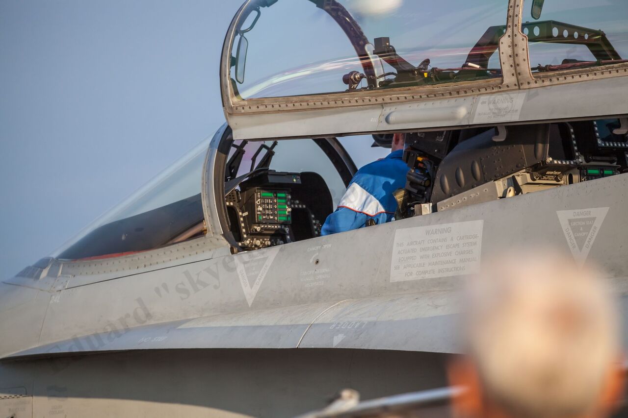 F-18_65.jpg