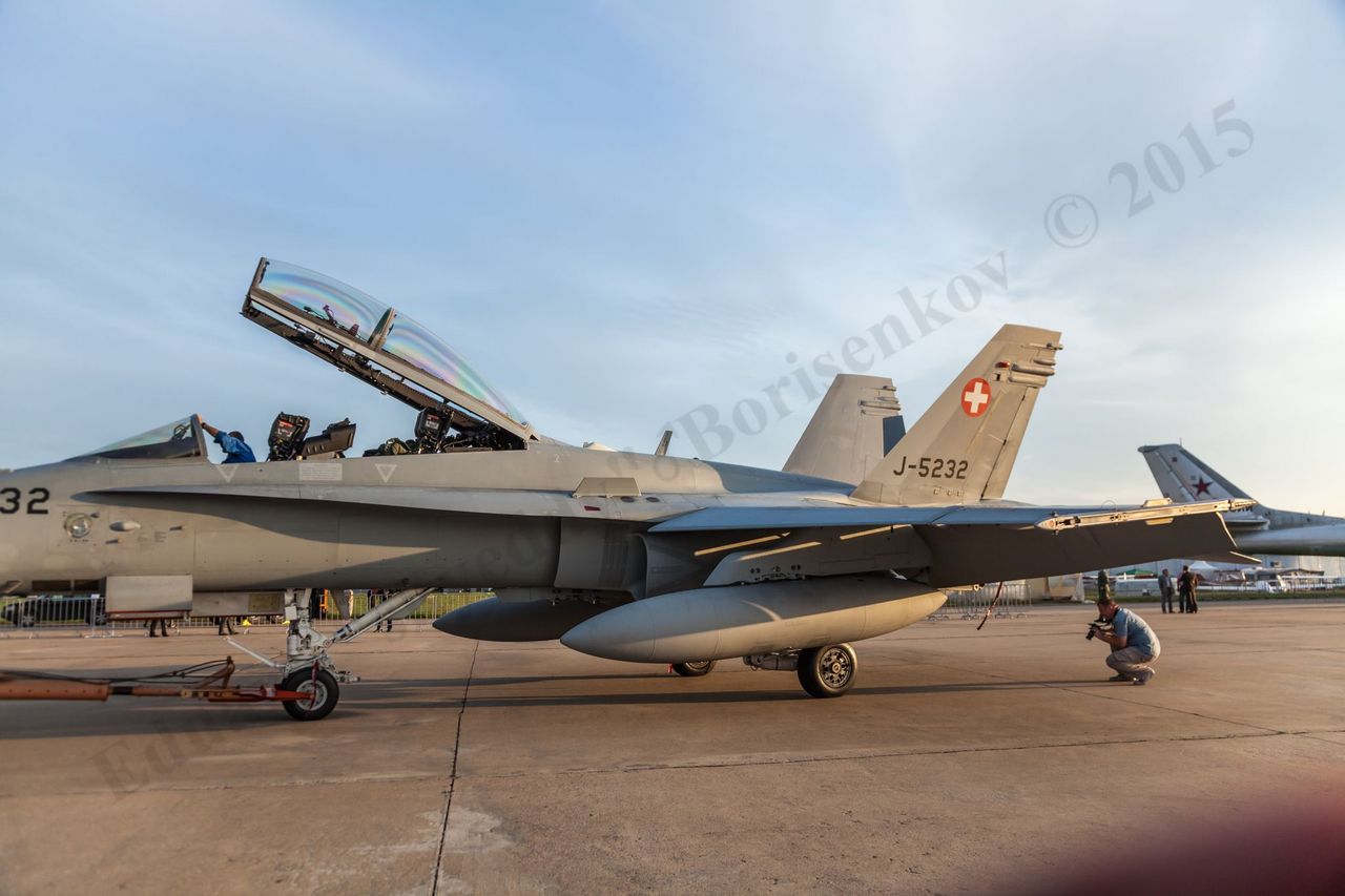 F-18_72.jpg