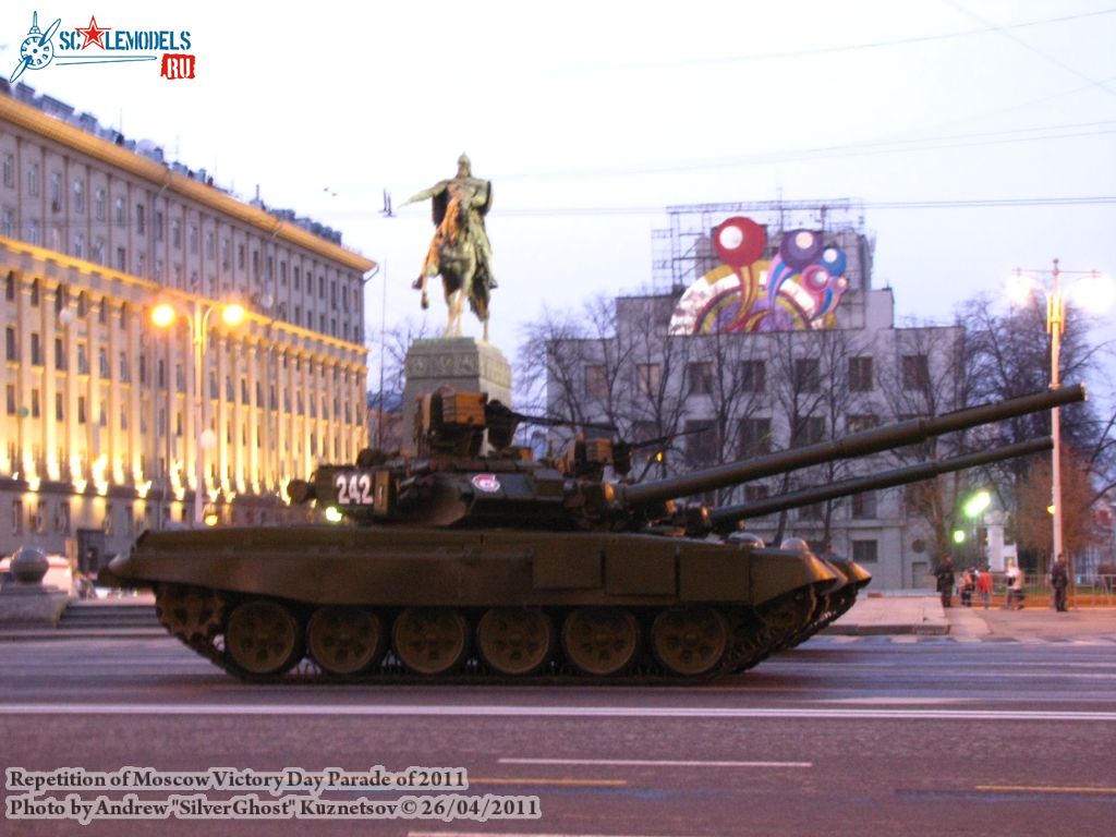 victory_parade_0302.jpg