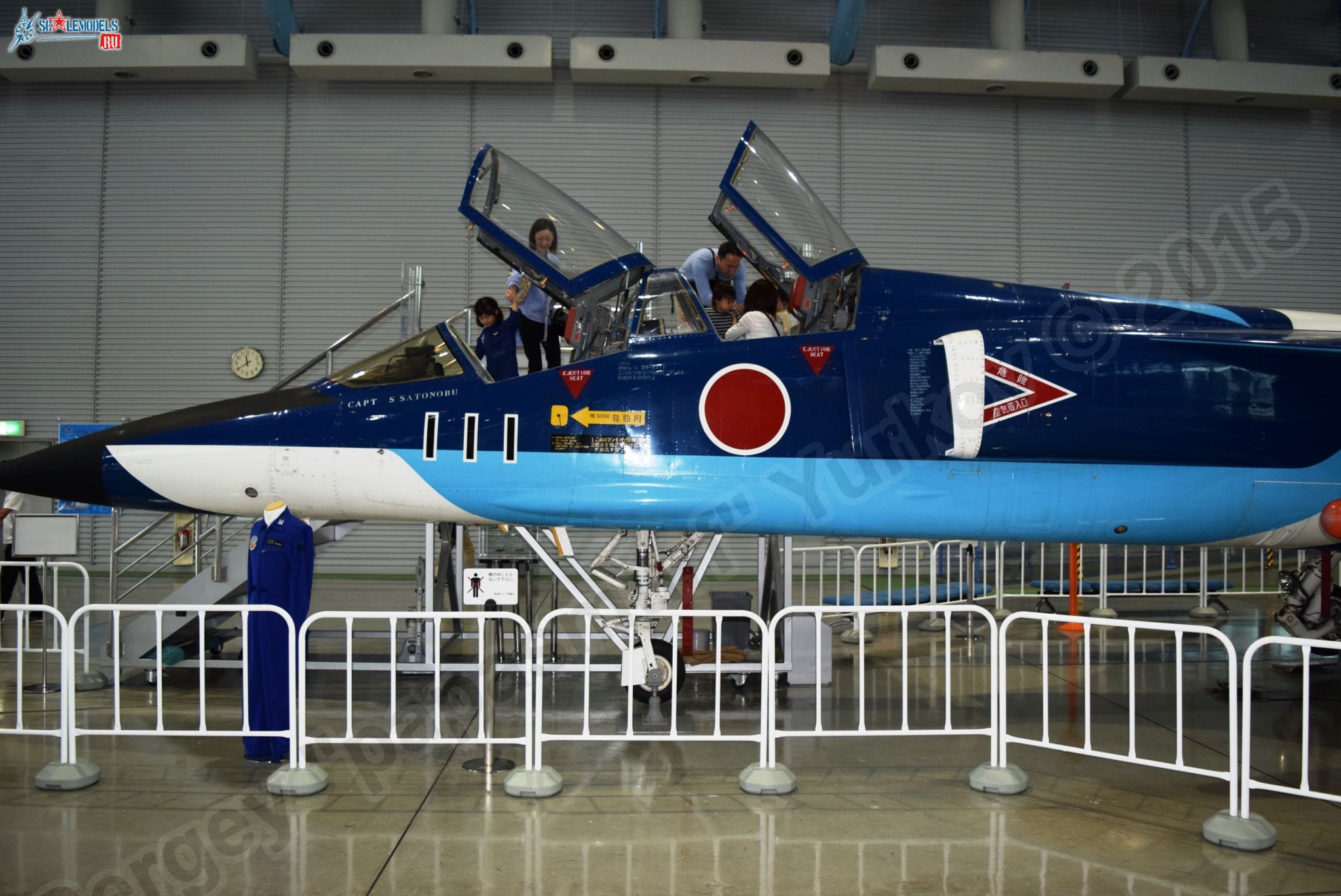 Mitsubishi_T-2_0012.jpg