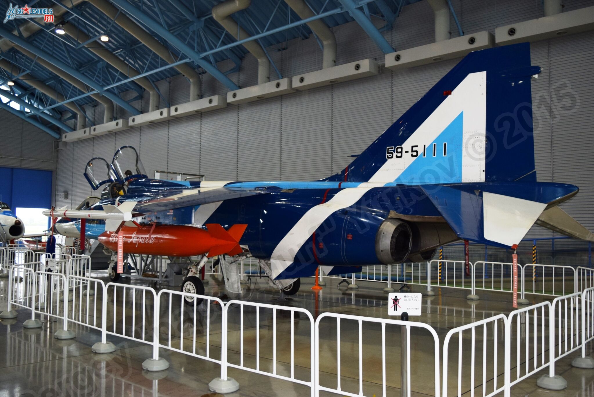 Mitsubishi_T-2_0013.jpg