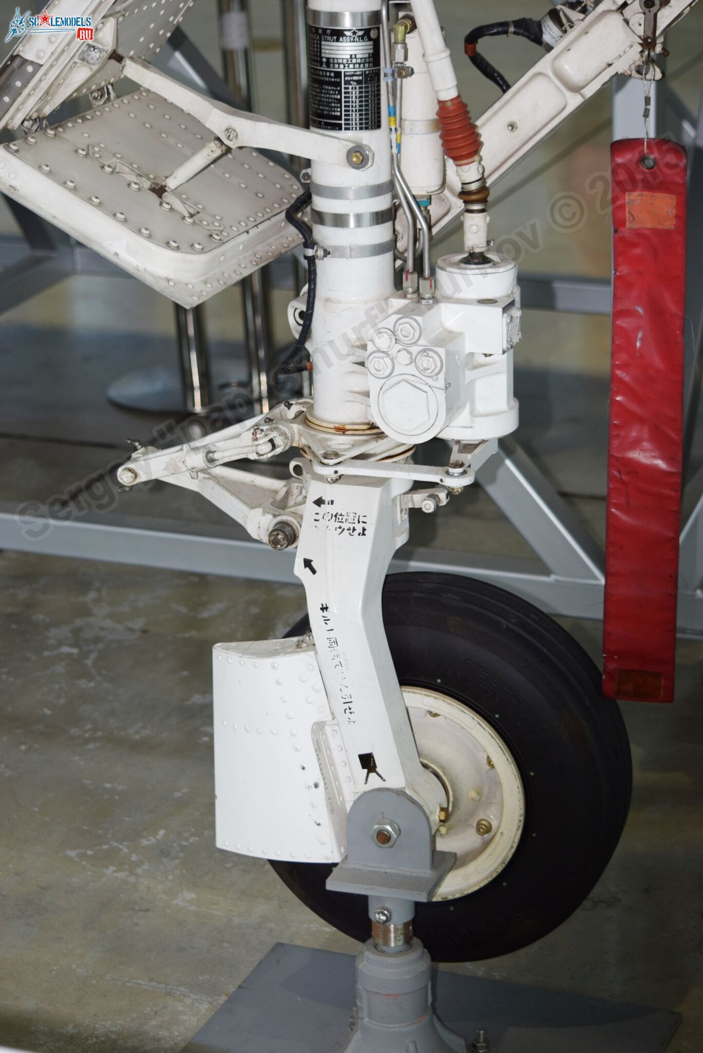 Mitsubishi_T-2_0055.jpg