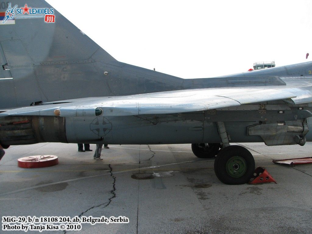 MiG-29 VVS Serbii 16.jpg