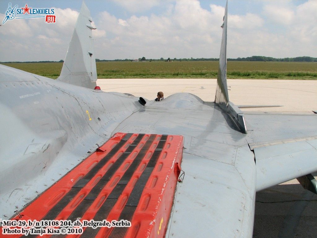 MiG-29 VVS Serbii 26.jpg