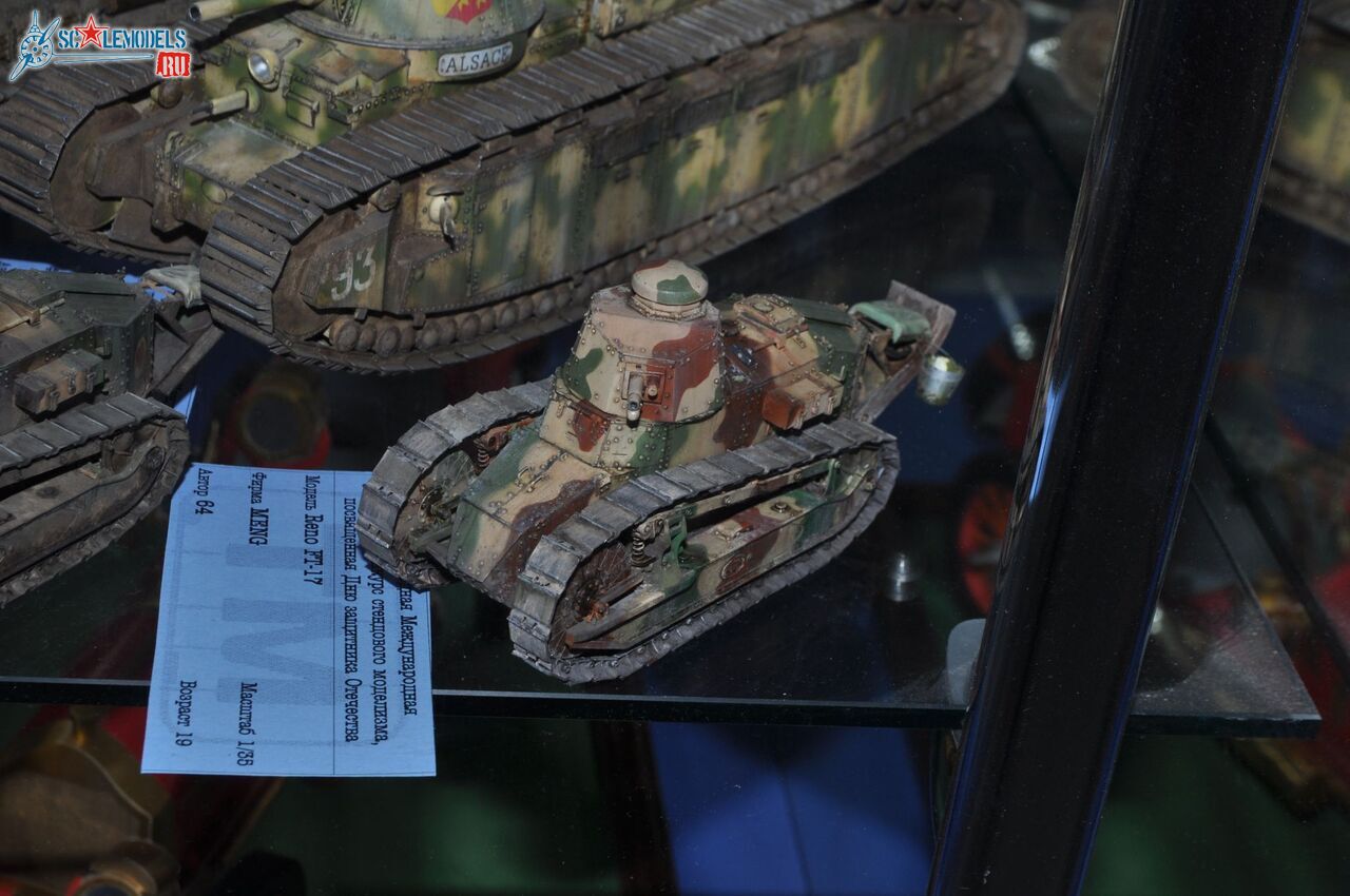 Club-TM_Btt_35_scale_72.jpg
