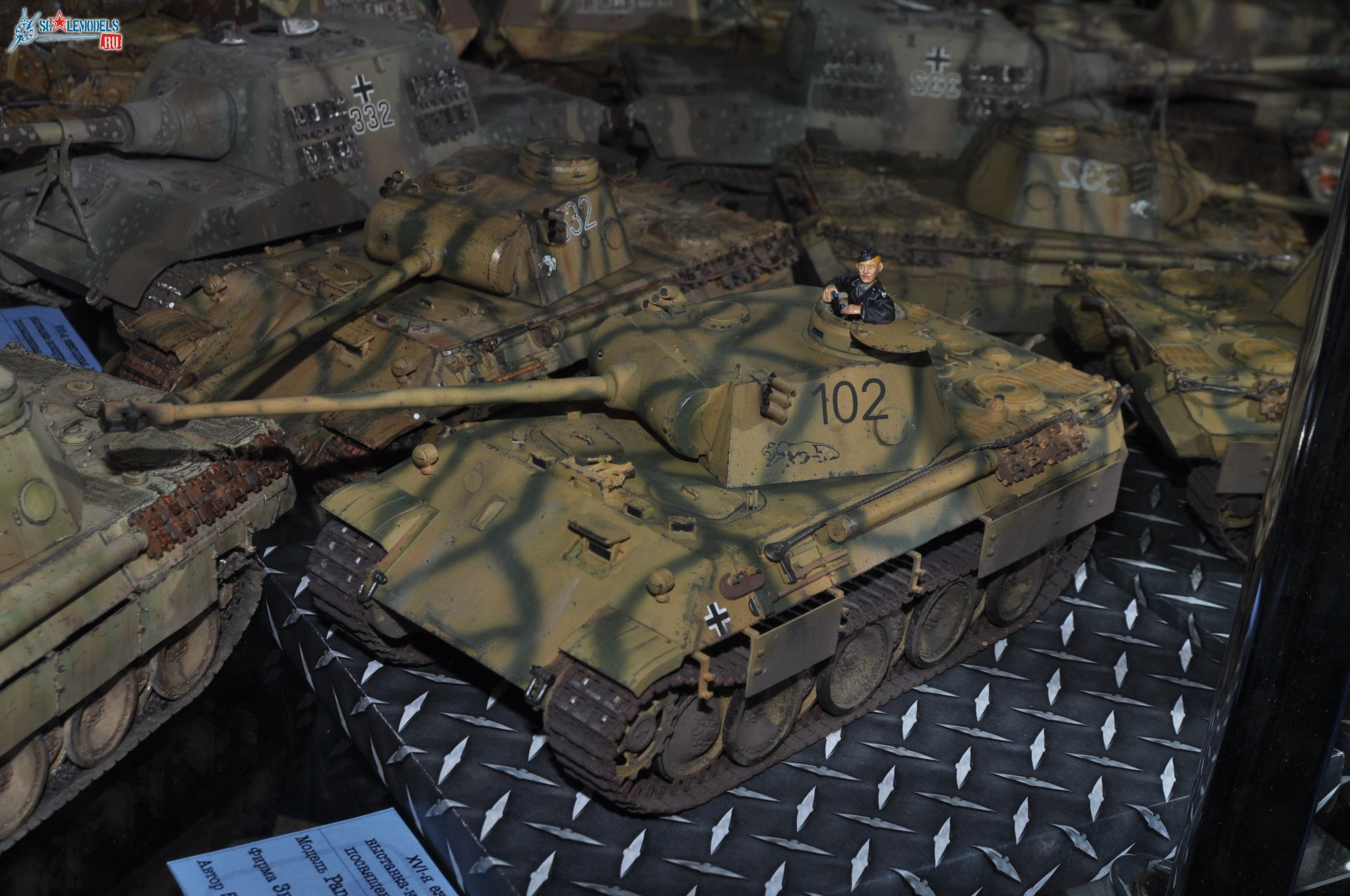 Club-TM_Btt_35_scale_59.jpg