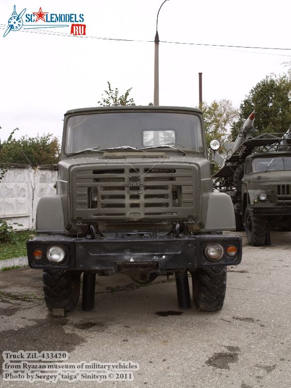 zil-433420_0002.jpg