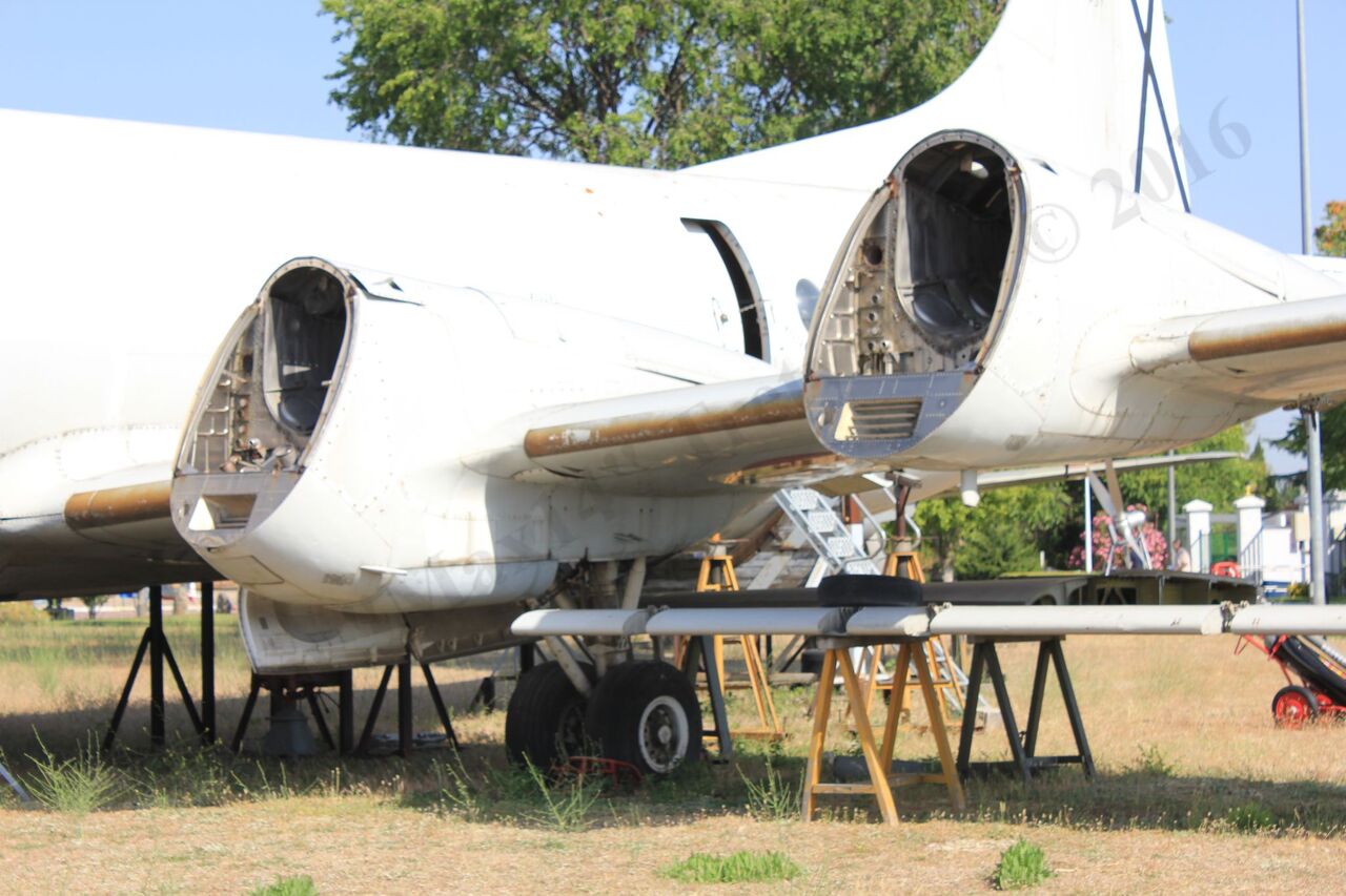 Lockheed_P-3A_Orion_12.jpg
