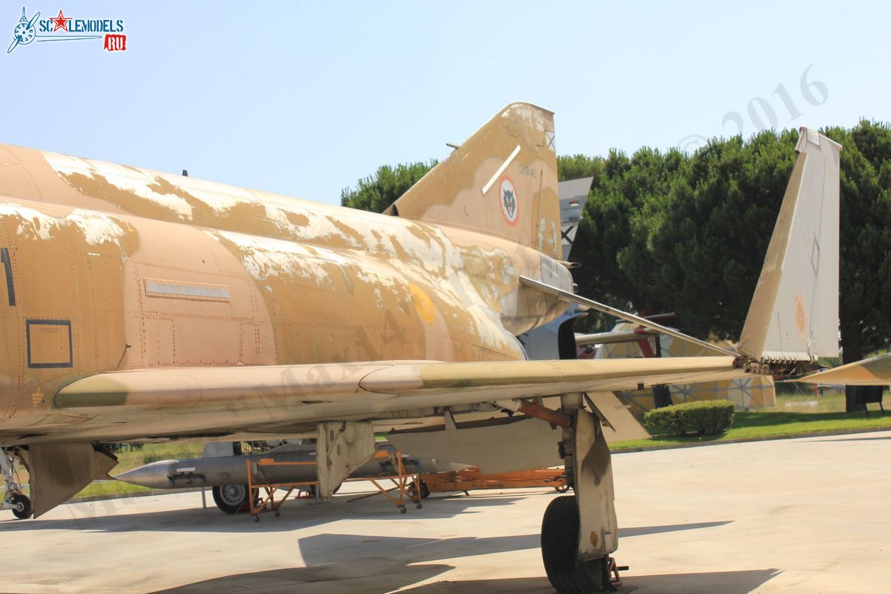 RF-4C_Phantom_II_6.jpg