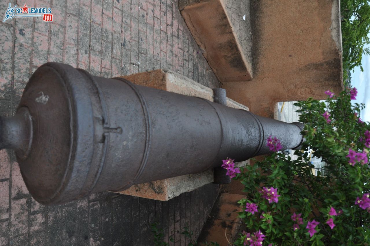 Spain_gun_from_Ozama_fortress_2.jpg