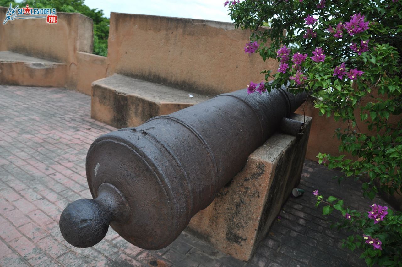 Spain_gun_from_Ozama_fortress_4.jpg