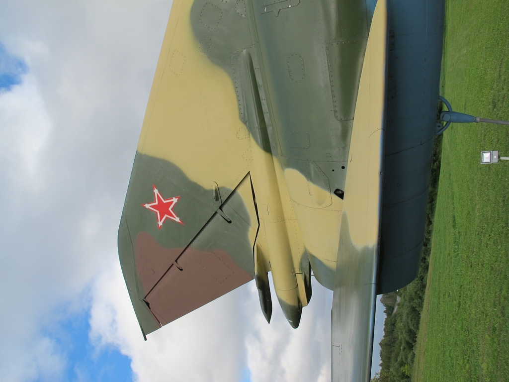 Su-17M (Glubokoe) 012