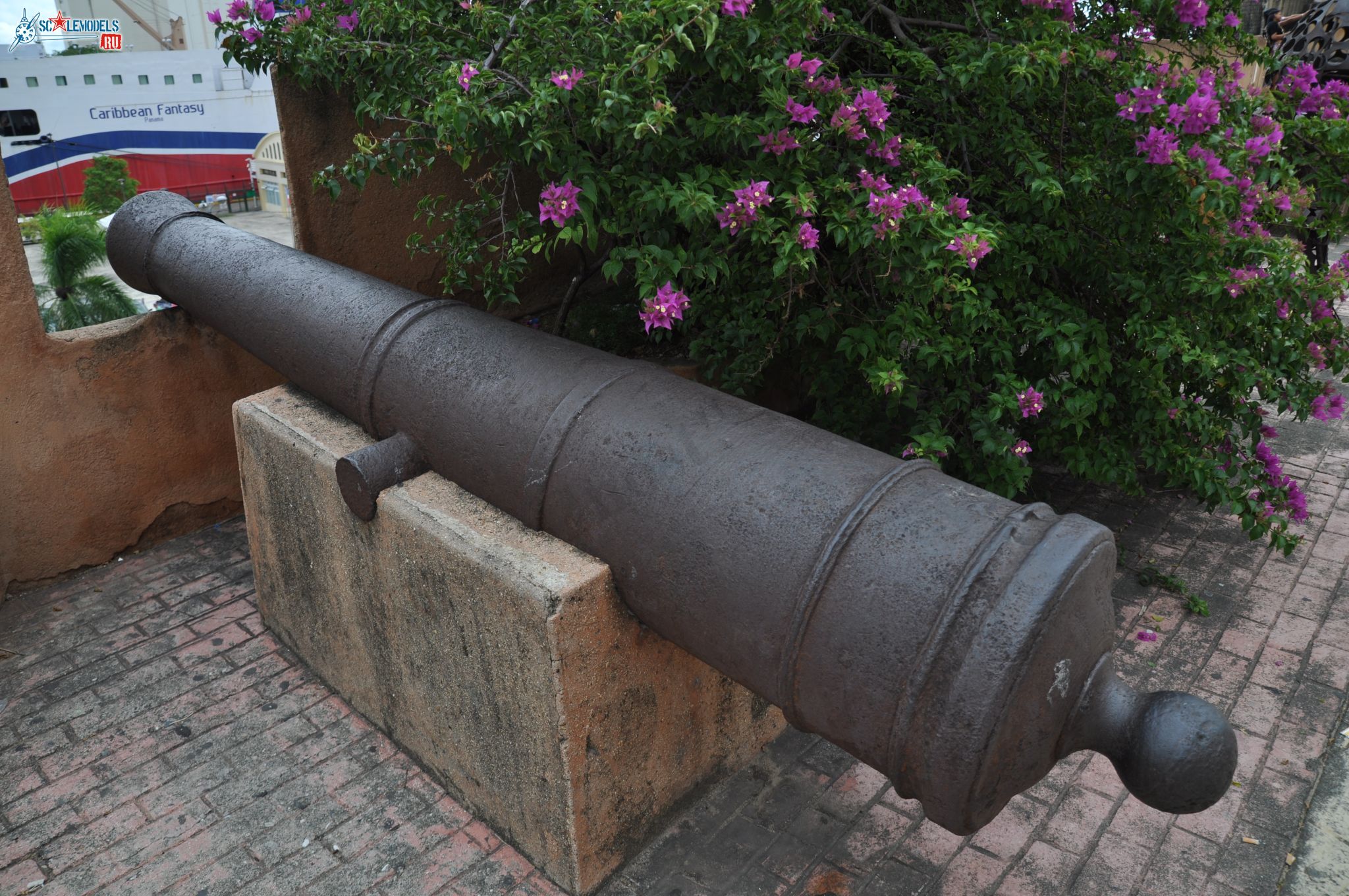 Spain_gun_from_Ozama_fortress_0.jpg