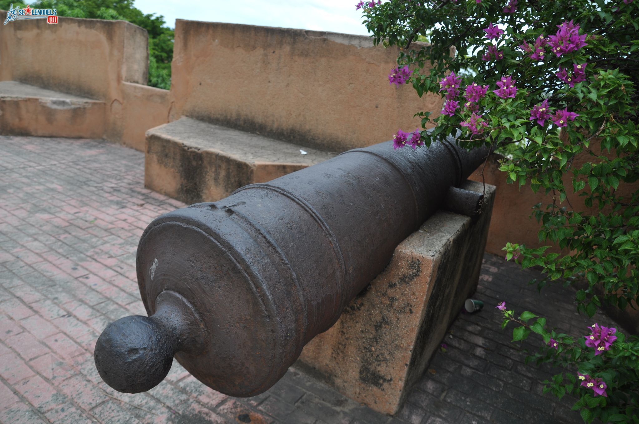 Spain_gun_from_Ozama_fortress_4.jpg