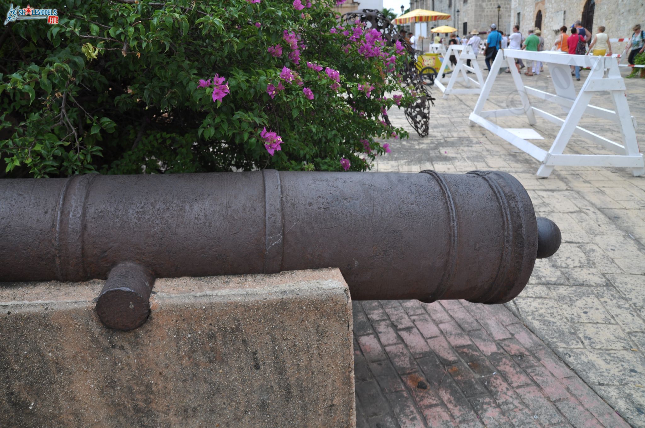 Spain_gun_from_Ozama_fortress_6.jpg