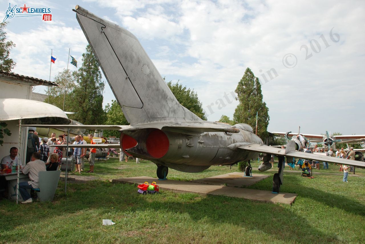 Taganrog_Aviation_Museum_24.jpg
