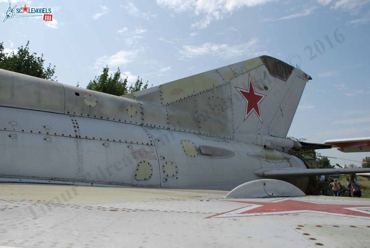 Taganrog_Aviation_Museum_8.jpg