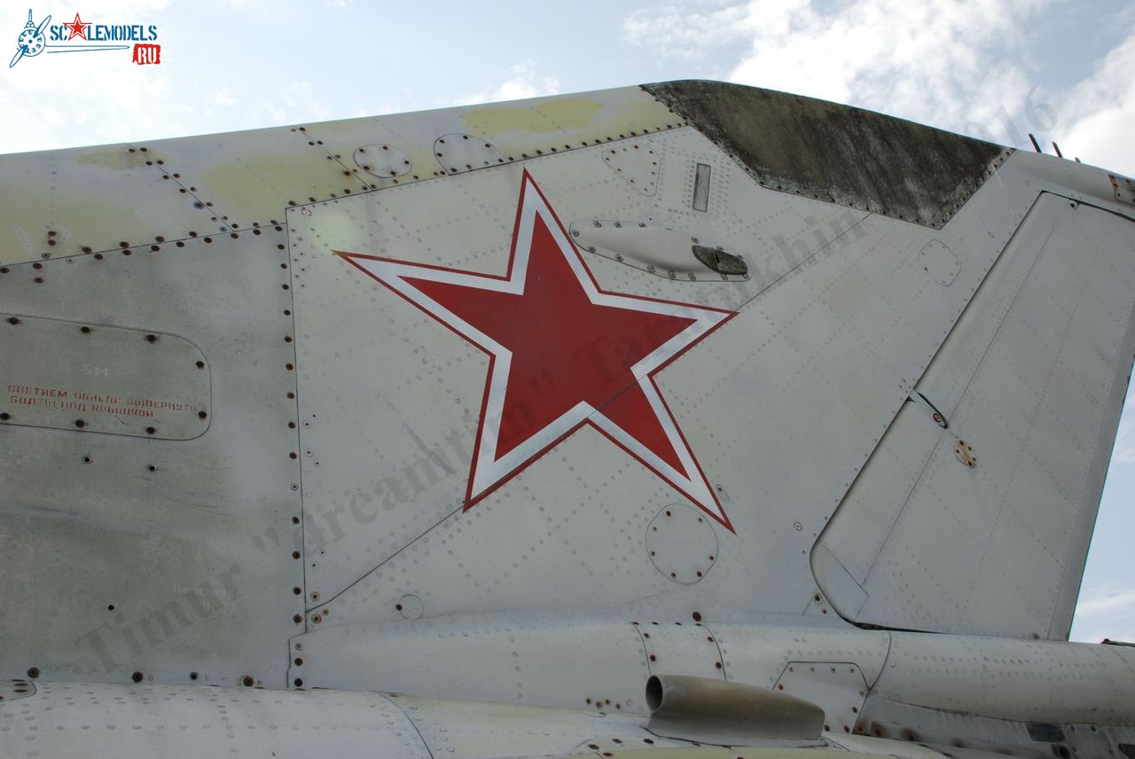 MiG-21bis_Taganrog_119.jpg