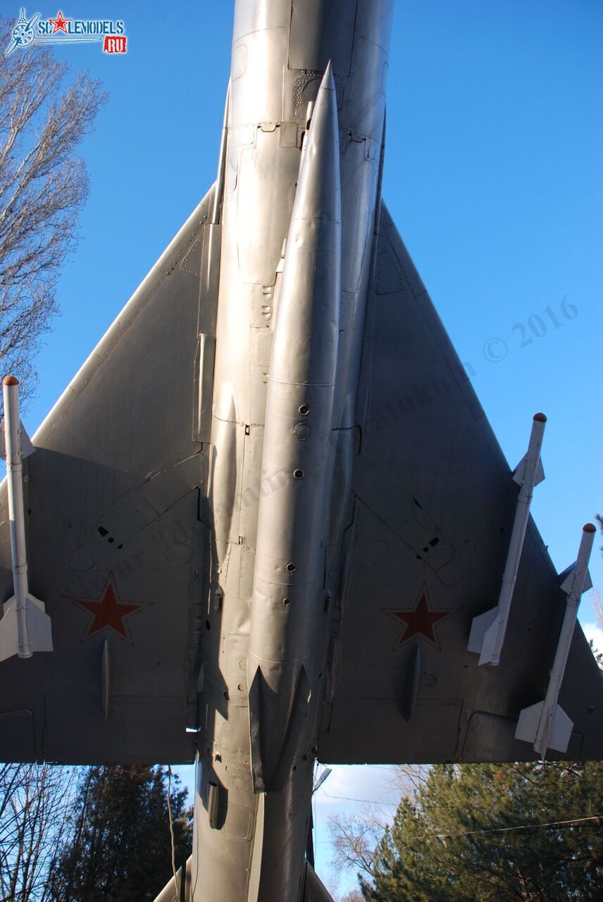 MiG-21PFM_Kuschevskaya_18.jpg