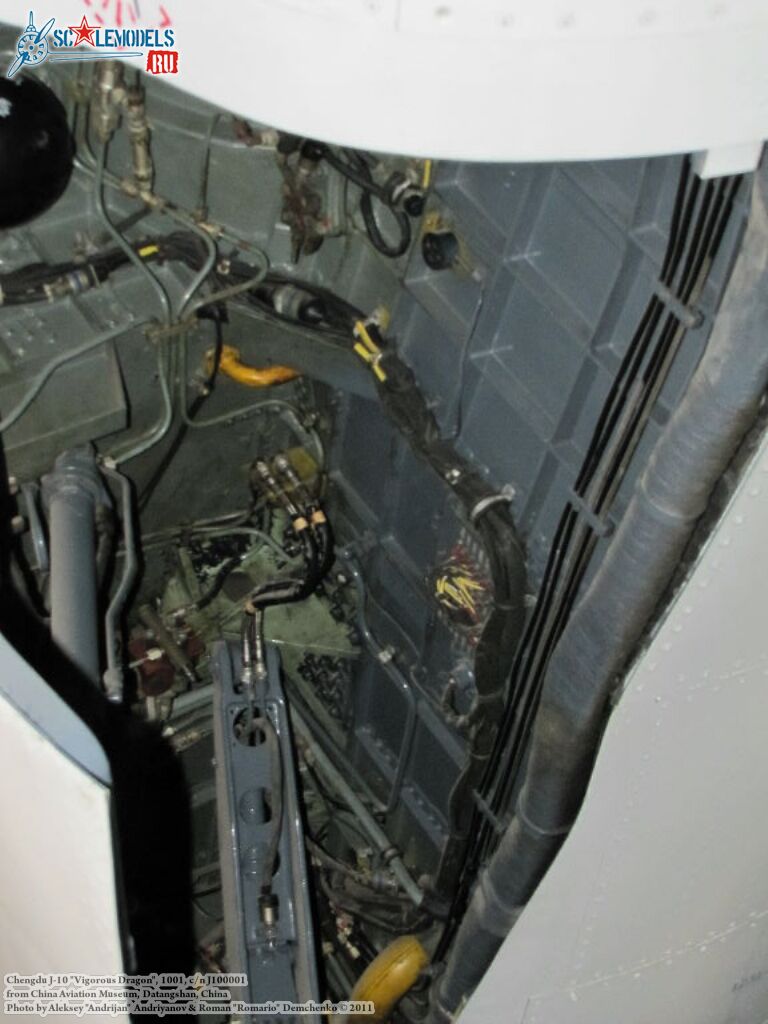 j-10_0037.jpg