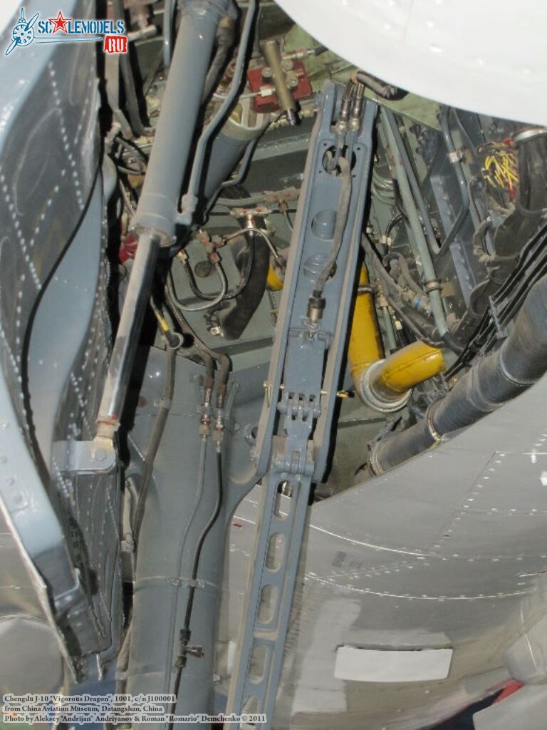 j-10_0040.jpg