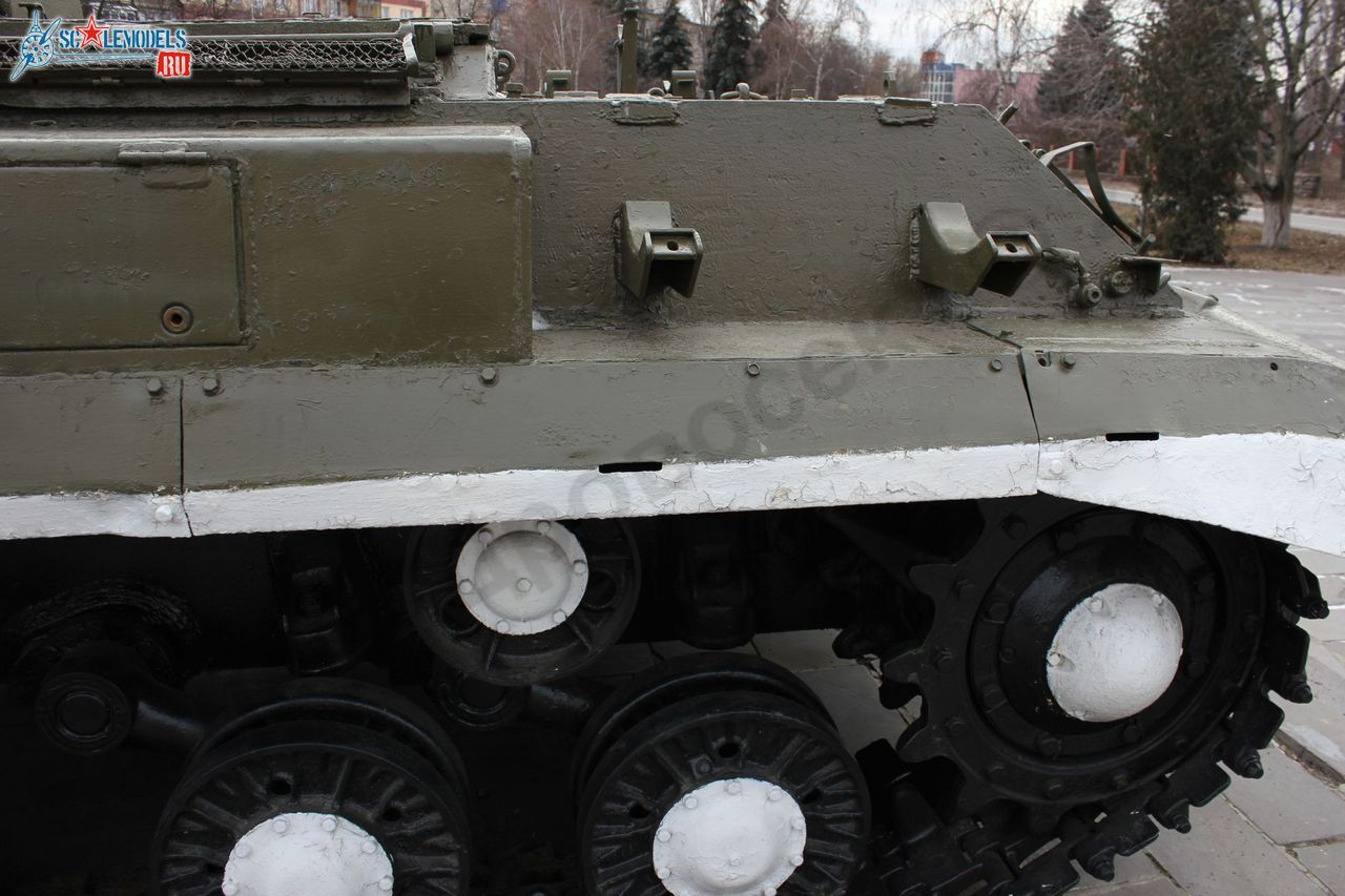 ISU-152_Kurchatov_11.jpg