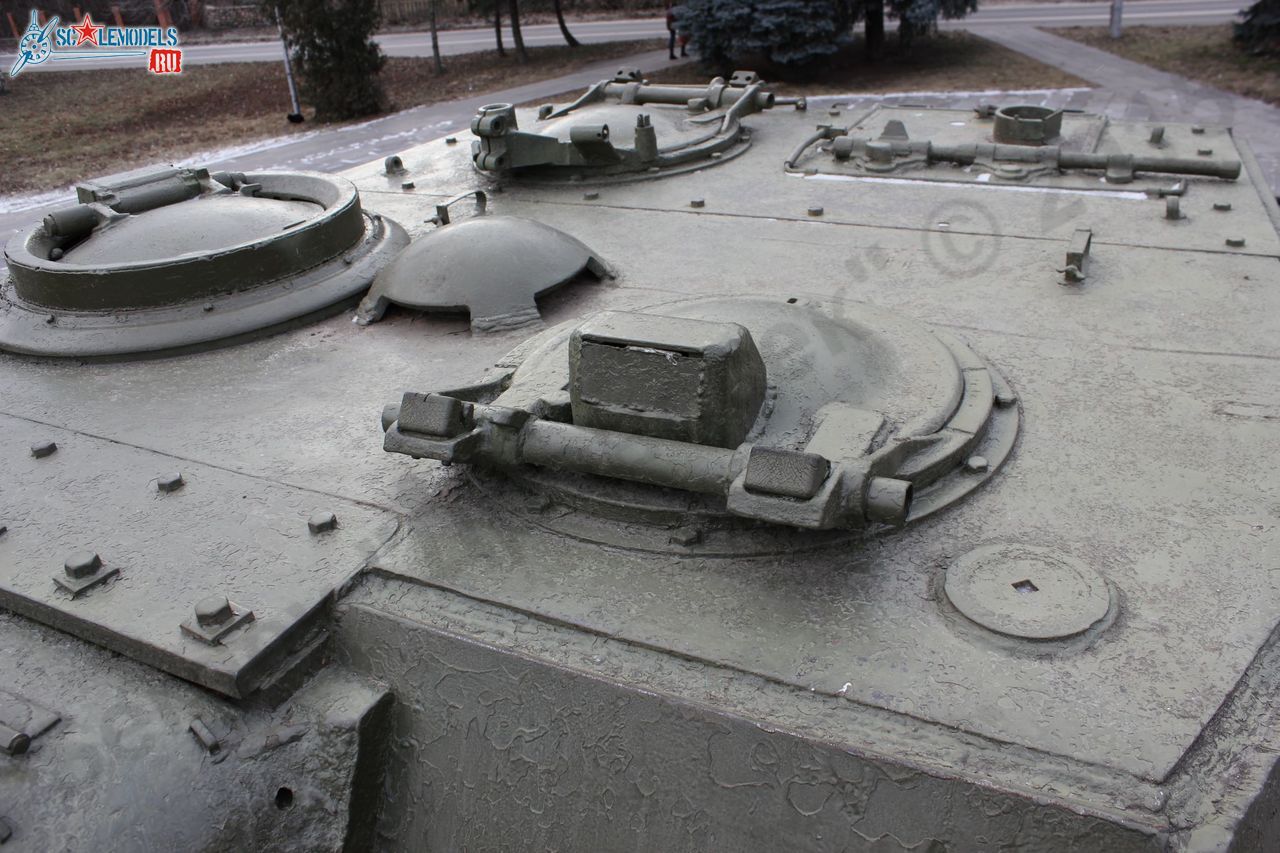 ISU-152_Kurchatov_28.jpg