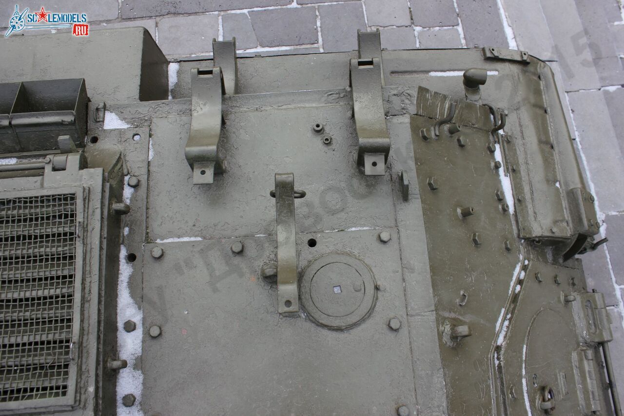 ISU-152_Kurchatov_36.jpg