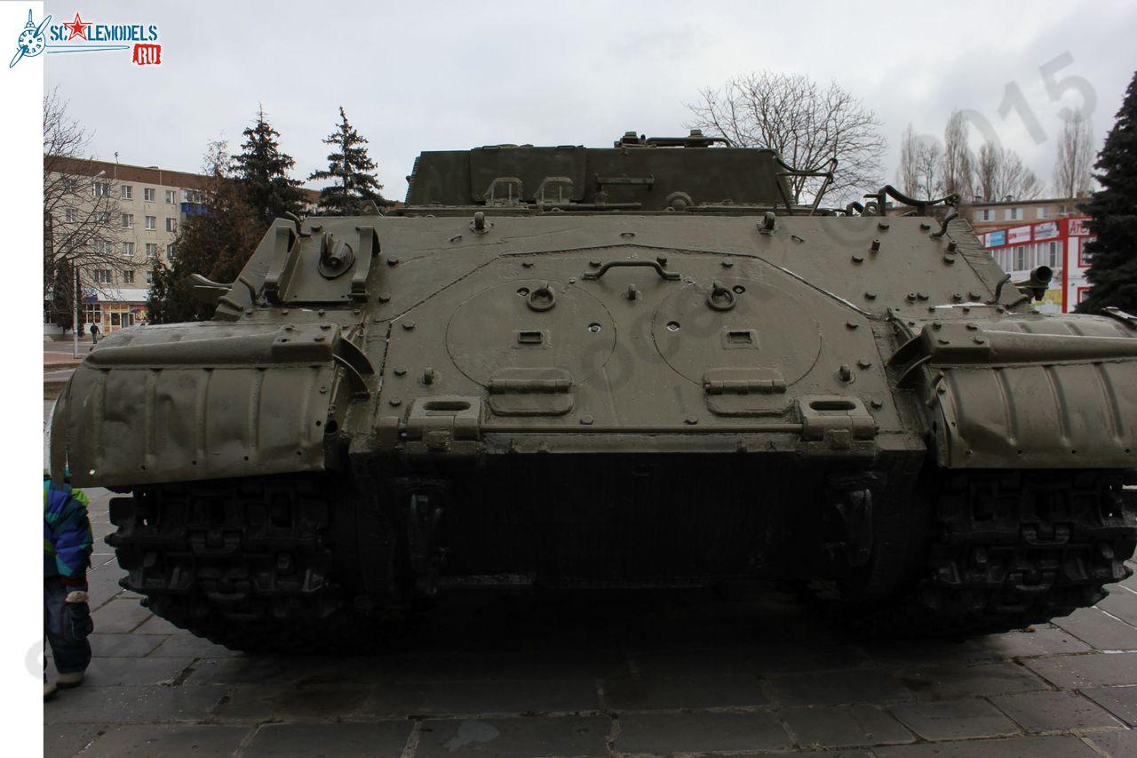 ISU-152_Kurchatov_7.jpg